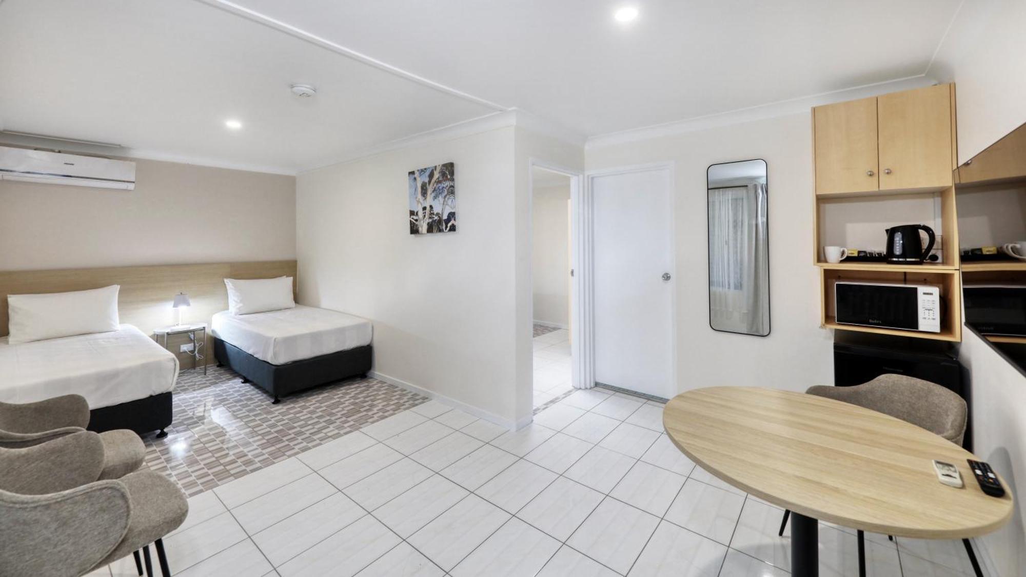 The Phoenix Artesian Spa Resort And Accommodation Moree Exterior photo