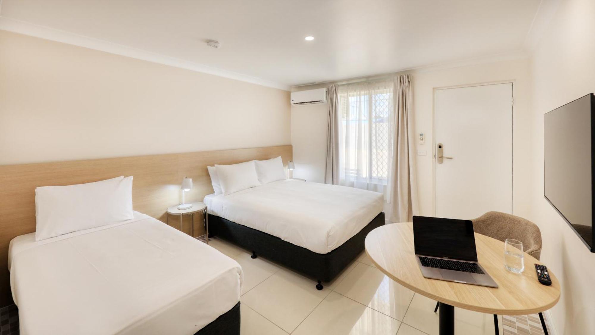 The Phoenix Artesian Spa Resort And Accommodation Moree Exterior photo